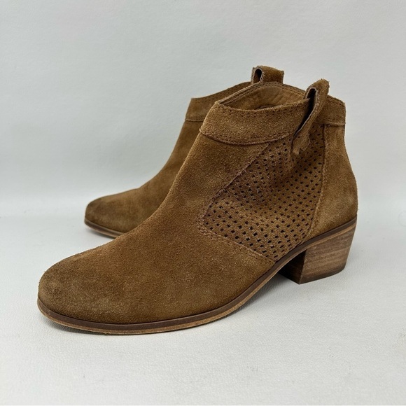 Susina Boots Sz 7 Brown Suede Perforated Ankle Zip Back Western Bootie - Picture 3 of 13